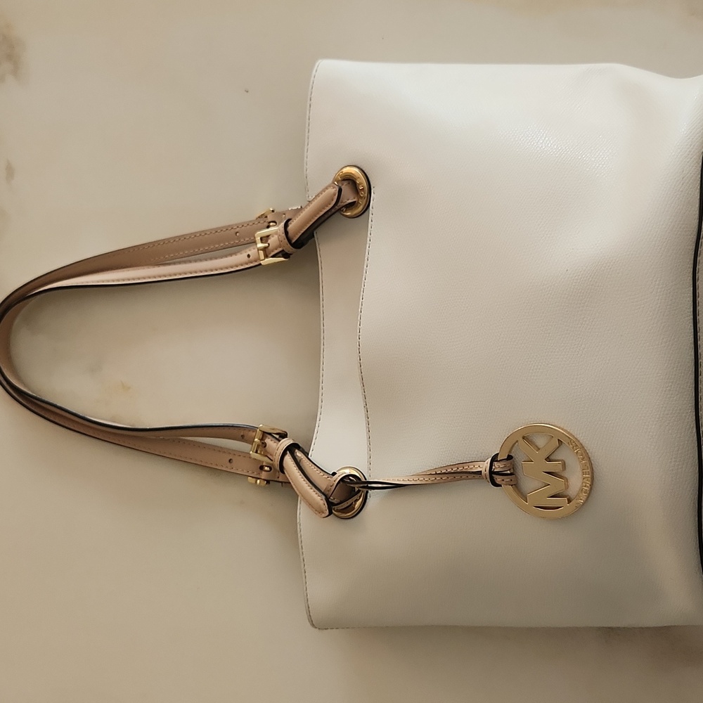 Michael Kors Pure White Tote with Tan Straps..perfect Speing & Summer Bag!